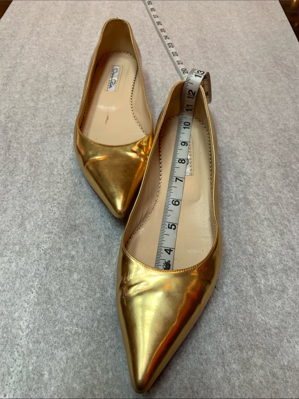 Oscar de La Renta gold flat shoe - Picture 7 of 7
